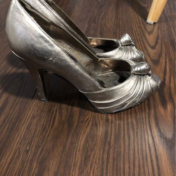 Gold Peep Toes - Picture 2 of 3